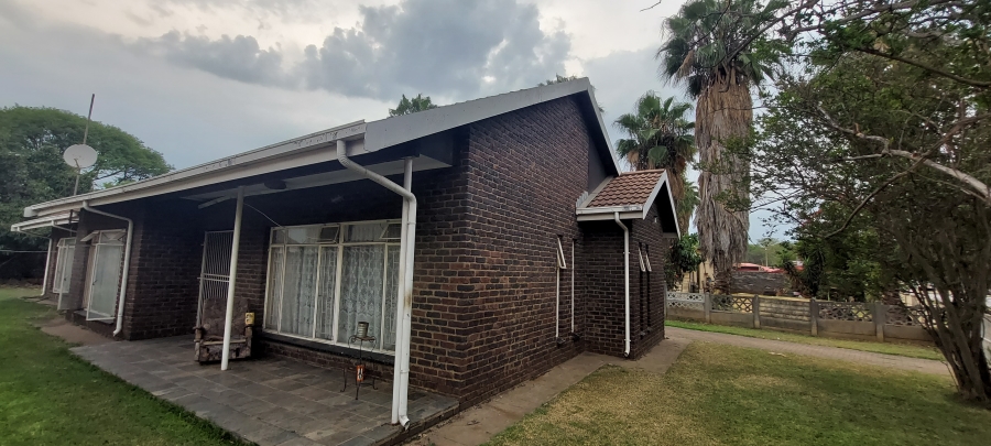 3 Bedroom Property for Sale in Oos Einde North West